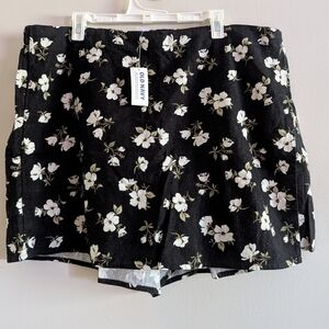 Old Navy Women's Black Floral Skort